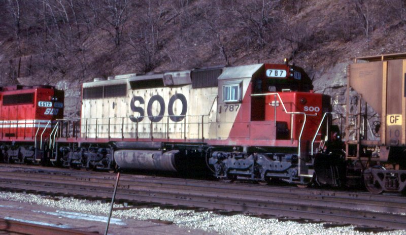 Gungy looking SD40-2